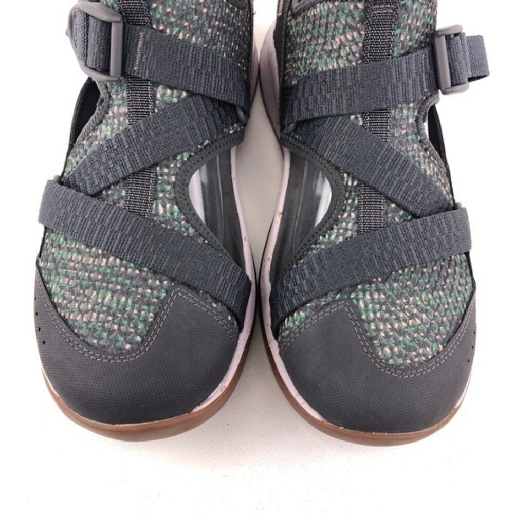 Chaco Odyssey Waterproof Hiking Sandals 9 - Picture 12 of 12